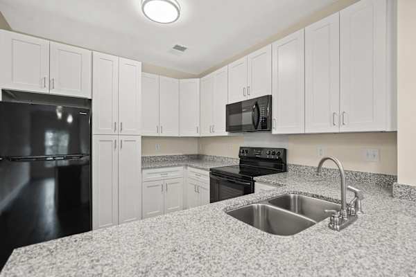 Oak Forest Pointe property